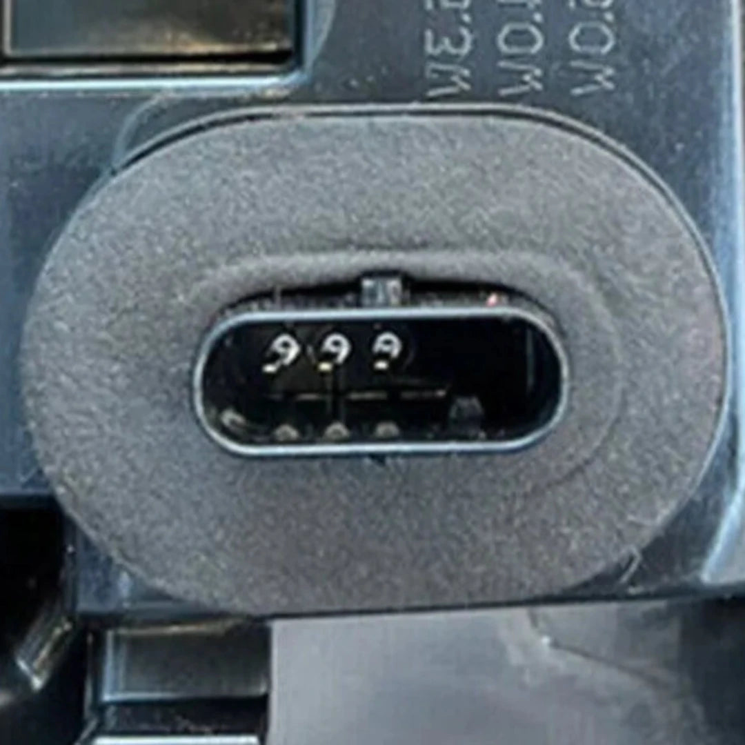 TEM-1077398-B For Tesla Model 3+Y Outer Tail Lamp Right (3 PIN)